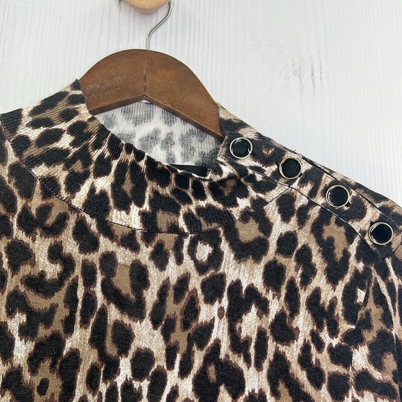 J Crew - Cheetah Animal Print Mock Neck Button Shoulder Lightweight Sweater Med - Picture 10 of 12